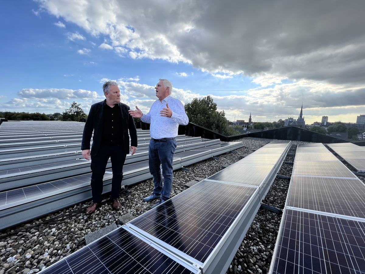foto van de zonnepanelen op het dak van Pennemes